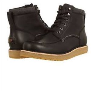 Man UGGs M Merrick size 11